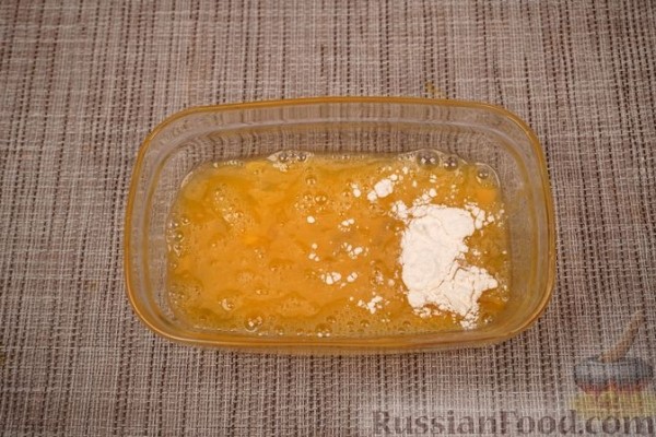 Картофельный салат с овощами и жареным куриным филе