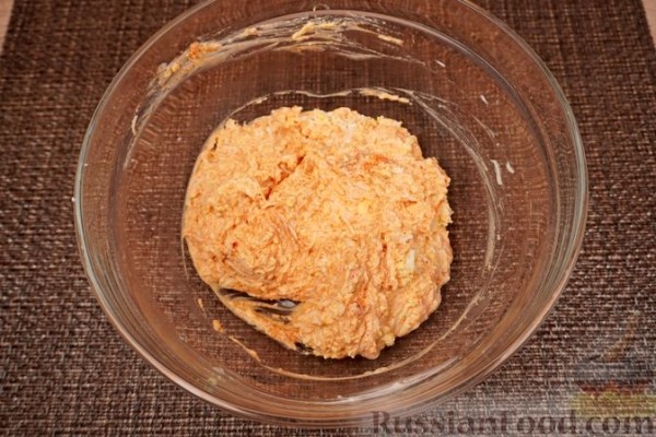 Кабачки, фаршированные яйцами и ветчиной