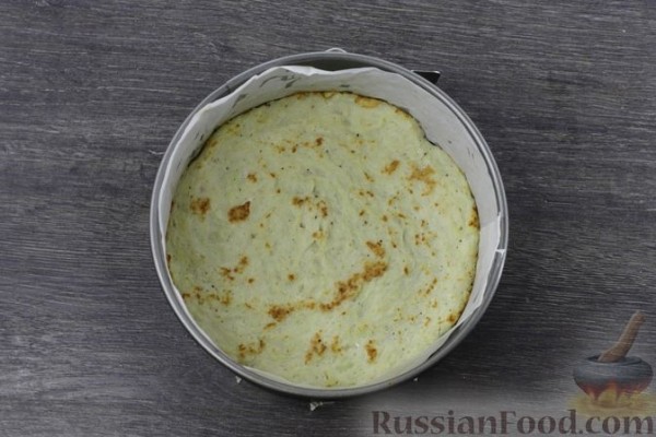 Картофельно-луковый блинный торт с помидорами и сыром
