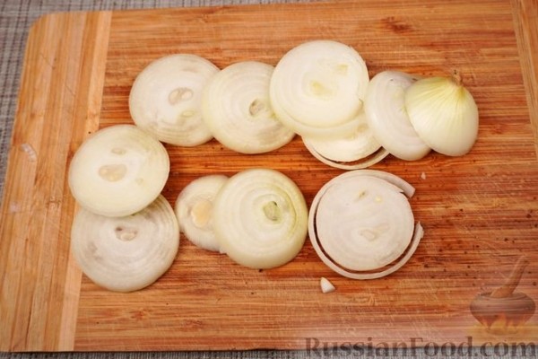 Карп в кукурузной муке, с соусом "Муждей"