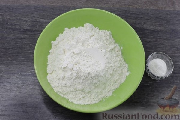 Постный тёртый пирог с малиной