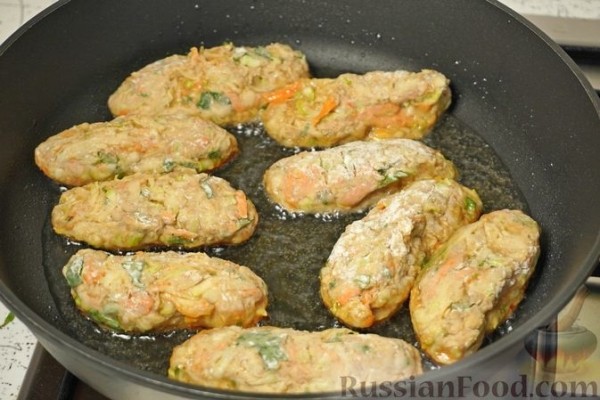 Овощные палочки из кабачков, с овсяной мукой и сыром