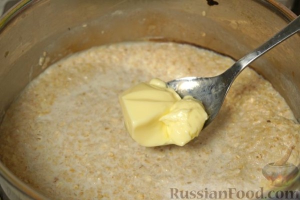 Овсяная каша с клубникой и шоколадом