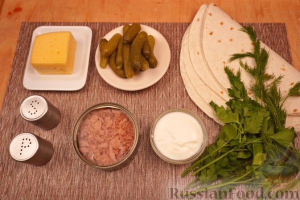 Тортильи с тунцом, огурцом и сыром