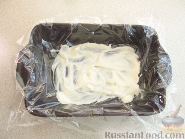 Клубничный торт из печенья (без выпечки)