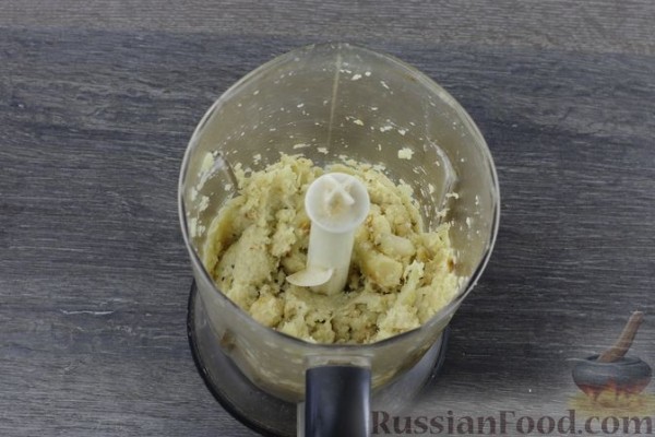 Суп-пюре из цветной капусты и фасоли, с грецкими орехами