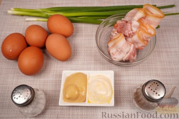 Яичная помазанка с беконом и зелёным луком