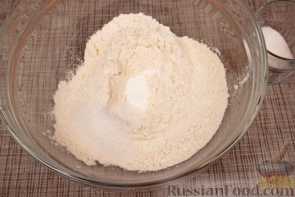 Абрикосовый пирог со сливочной заливкой