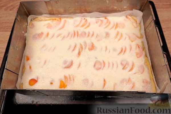 Абрикосовый пирог со сливочной заливкой