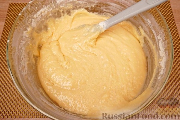 Пирог с вишней и миндалём