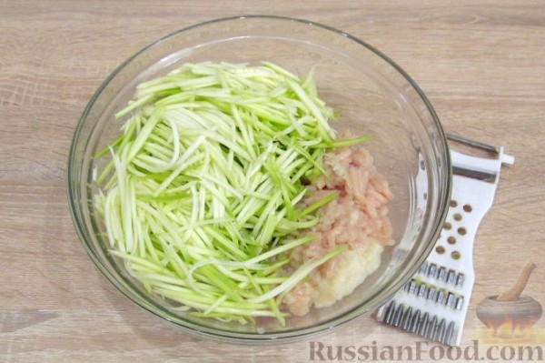 Запеканка из кабачков с курицей и рисом