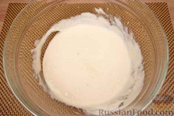 Пирог с вишней и миндалём
