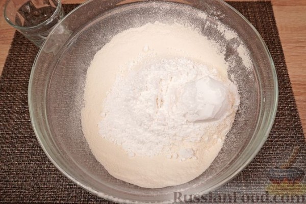 Вишнёвый пирог c решёткой