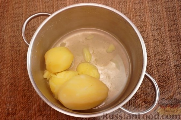 Картофельные мини-пиццы с шампиньонами и морковью
