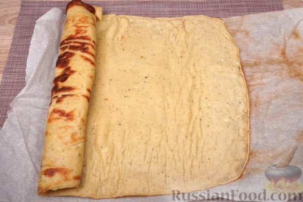 Рулет из блинного теста, с паштетом (в духовке)