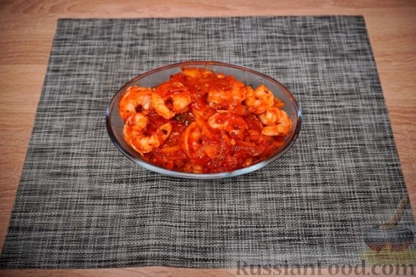 Гаридес саганаки (креветки в томатном соусе)