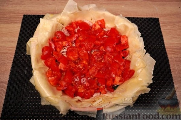 Пита "Кассери" (сырный пирог с беконом и помидорами)
