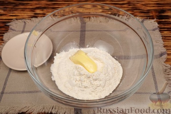 Бездрожжевые пирожки с яйцом и зелёным луком (в духовке)