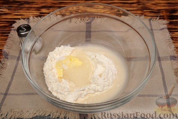 Бездрожжевые пирожки с яйцом и зелёным луком (в духовке)