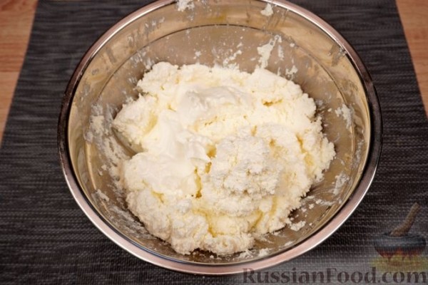 Пирог с творогом и абрикосами