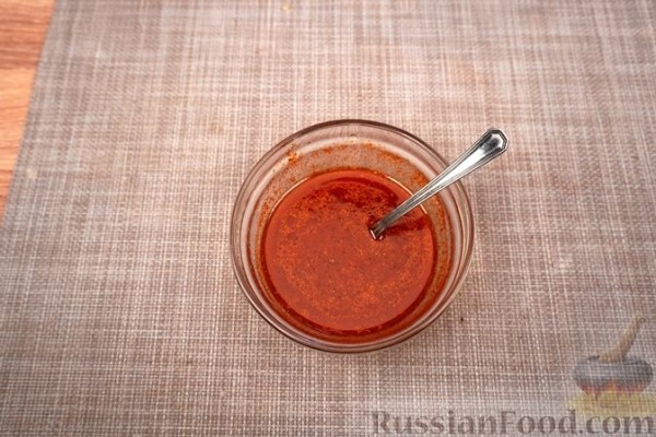 Салат из фасоли с чесноком и зеленью