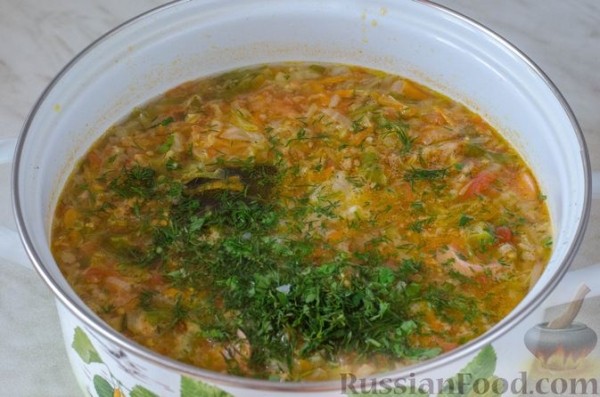 Щи с копченой колбасой и сосисками
