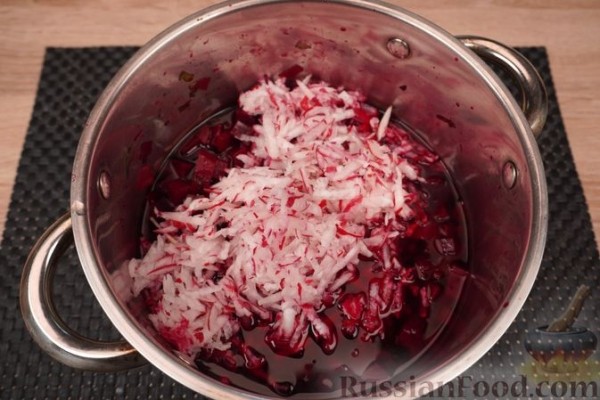 Польский холодник с щавелем и креветками