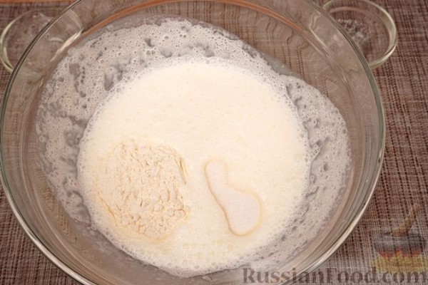 Абрикосовый пирог со сливочной заливкой