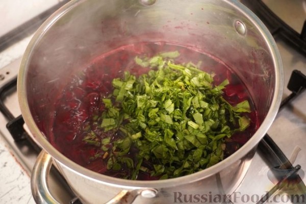 Польский холодник с щавелем и креветками