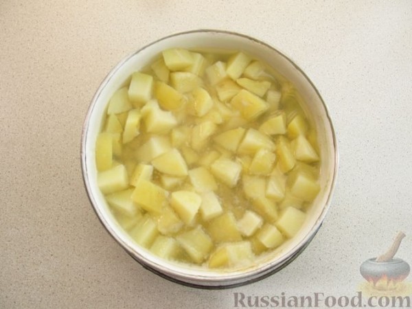 Молодой картофель, запечённый со шпинатом и сыром