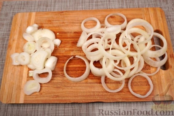 Карп в кукурузной муке, с соусом "Муждей"