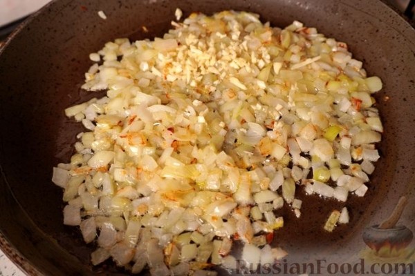 Мусака из запечённых баклажанов, с мясным фаршем