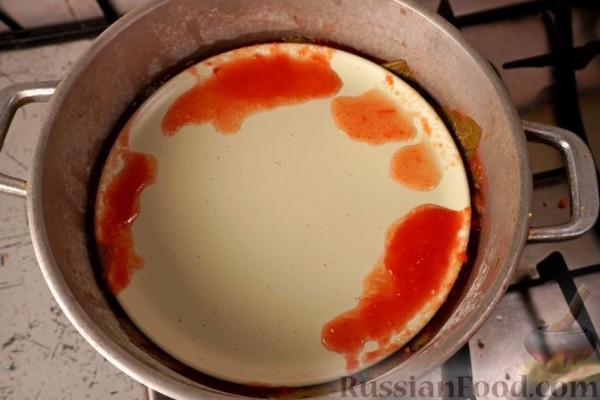 Голубцы из виноградных листьев с кукурузной крупой, грибами и овощами