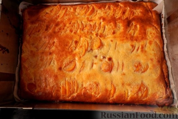 Абрикосовый пирог со сливочной заливкой