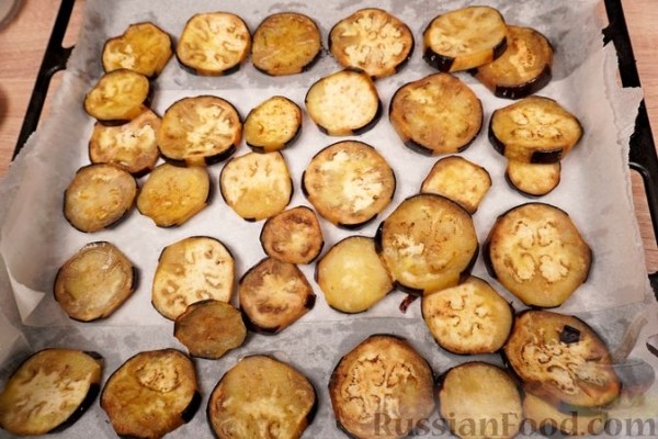 Мусака из запечённых баклажанов, с мясным фаршем