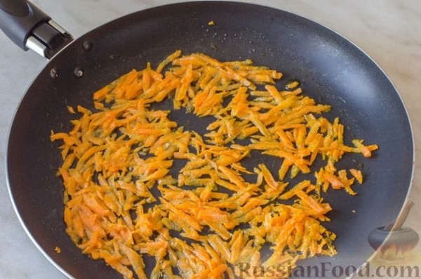 Щи с копченой колбасой и сосисками