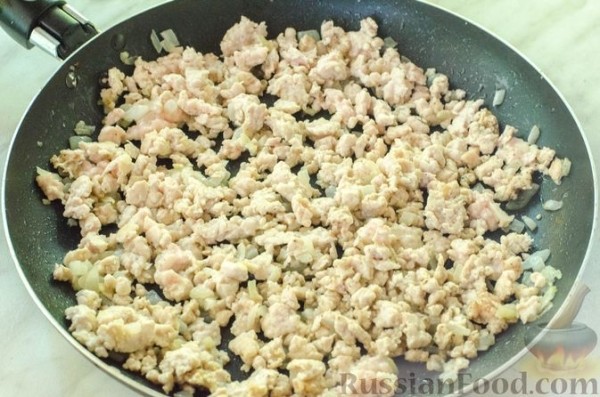 Рулет из кабачков с куриным фаршем и сыром