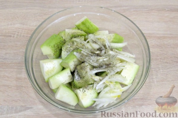 Курица с кабачками в духовке