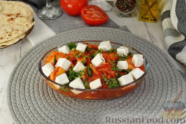 Гаридес саганаки (креветки в томатном соусе)