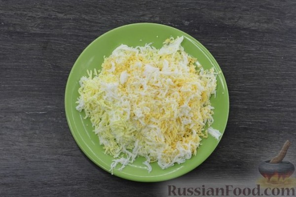 Рулетики из кабачков с сыром и яйцами