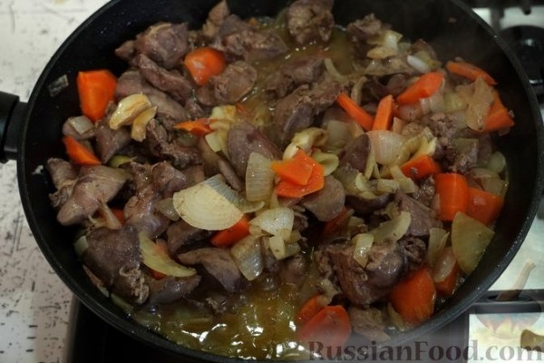 Рулет из блинного теста, с паштетом (в духовке)
