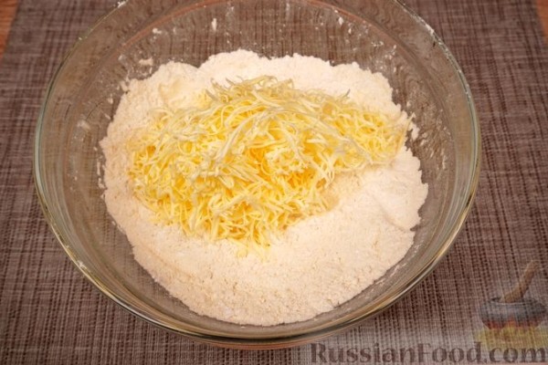Абрикосовый пирог со сливочной заливкой