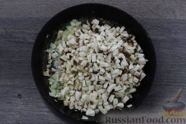 Крученики из свинины с грибами в сметанном соусе