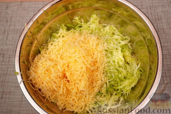 Кабачковые маффины с сыром