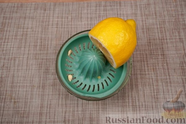 Салат c куриным филе и жареными овощами