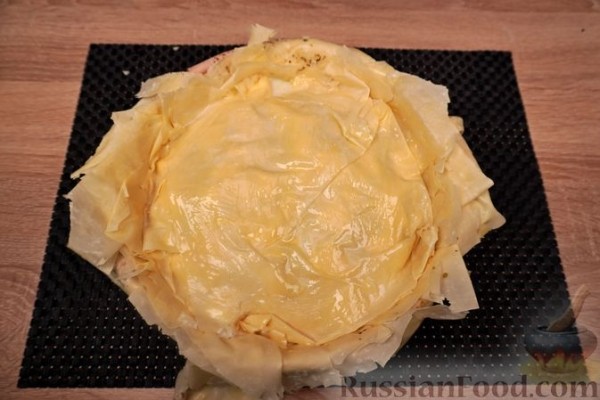 Пита "Кассери" (сырный пирог с беконом и помидорами)