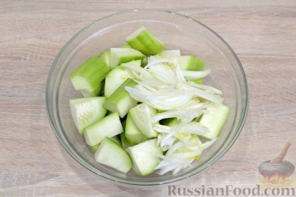 Курица с кабачками в духовке