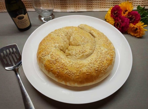 Пирог с курицей из слоеного теста