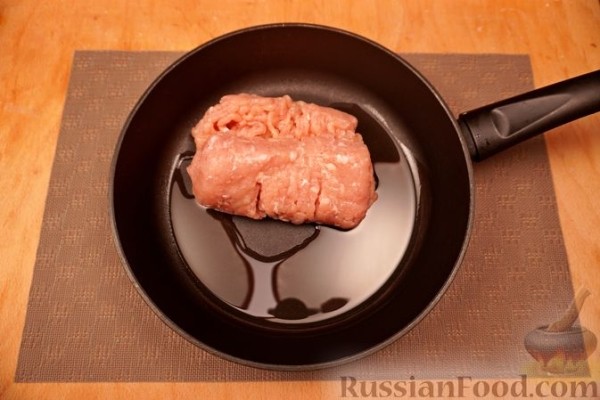 Макароны-ракушки, фаршированные курицей, под сырно-сливочным соусом