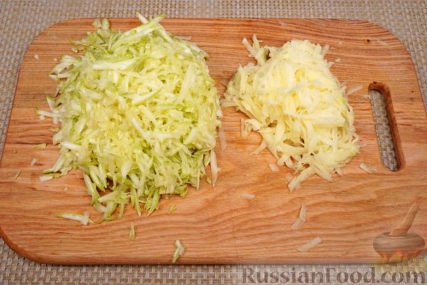 Овощные палочки из кабачков, с овсяной мукой и сыром
